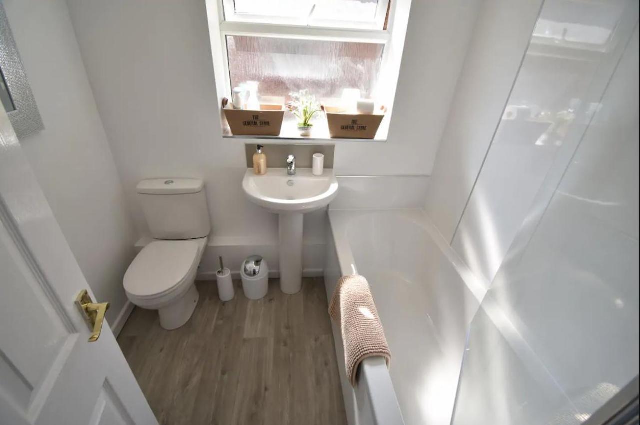 3-Bedroom Comfy Home In ソリフル エクステリア 写真