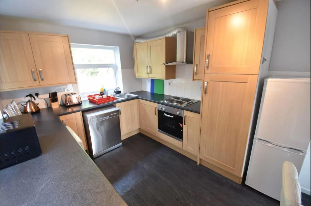 3-Bedroom Comfy Home In ソリフル エクステリア 写真