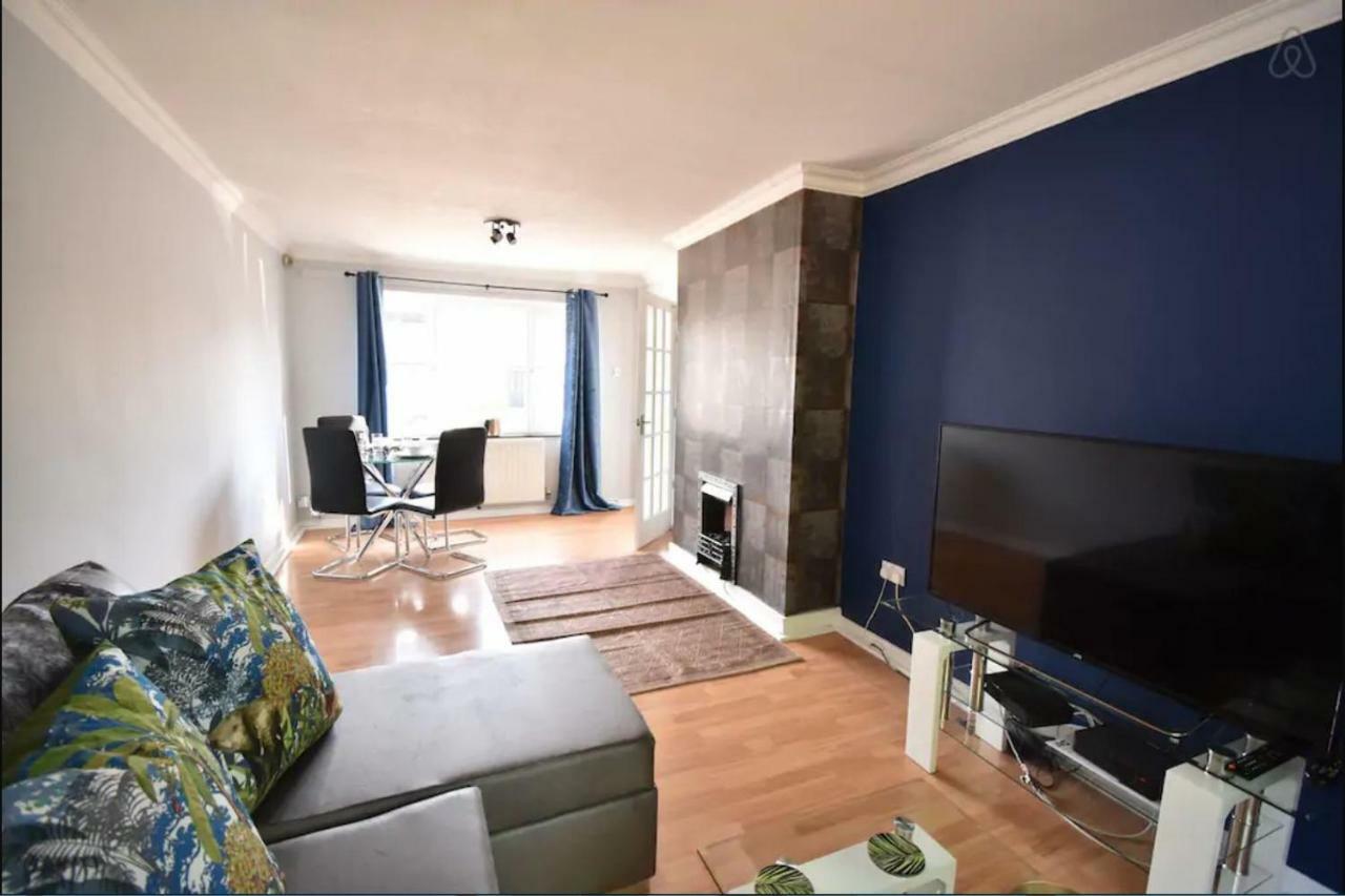 3-Bedroom Comfy Home In ソリフル エクステリア 写真