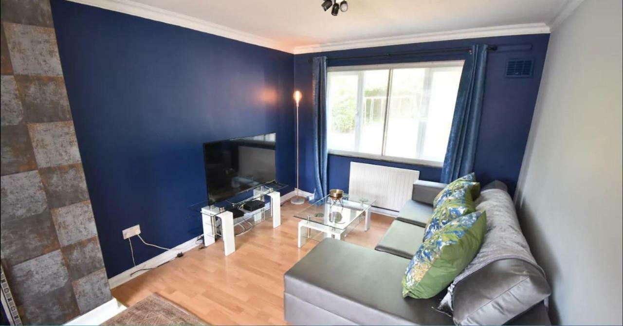 3-Bedroom Comfy Home In ソリフル エクステリア 写真